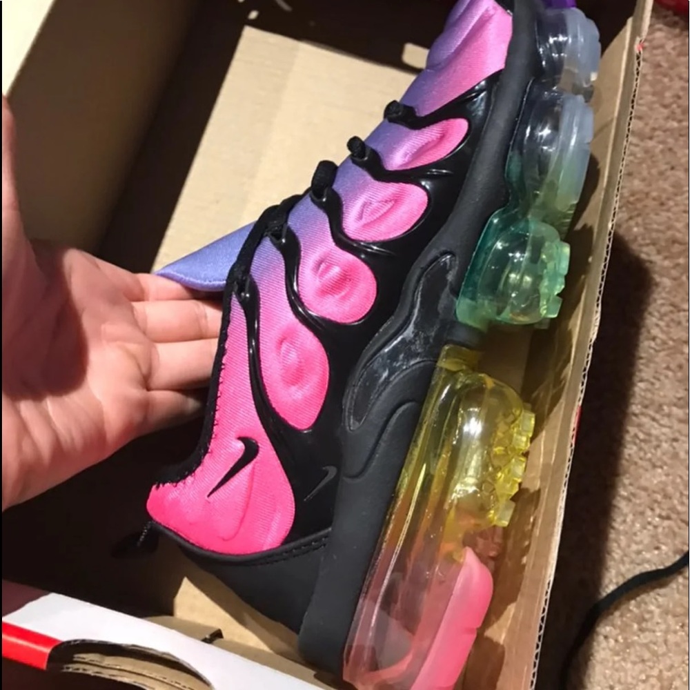 🚨NEW! Nike AIR VAPORMAX - Be True - Picture 2 of 3